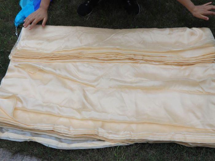 Handbemaltes seidenstoff beige 100% Seide.